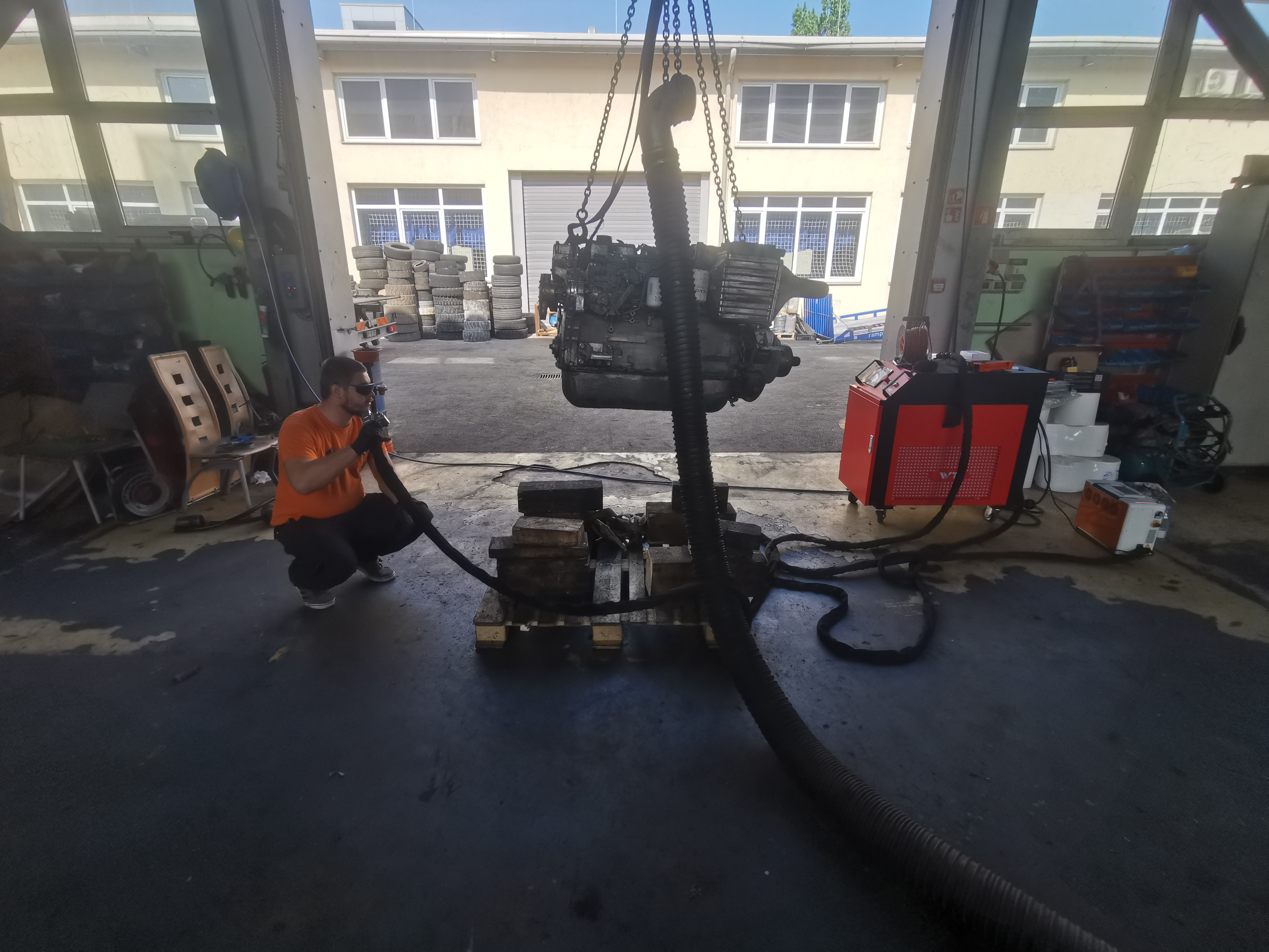 Odstranjevanje oksidacije z brodskega motorja